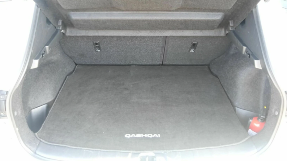 NISSAN Qashqai Qashqai 1.3 DIG-T N-Connecta