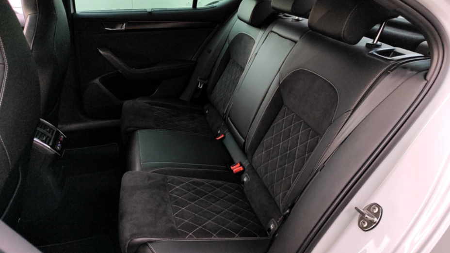 SKODA Superb Superb 2.0 TSI 4x4 Sportline DSG