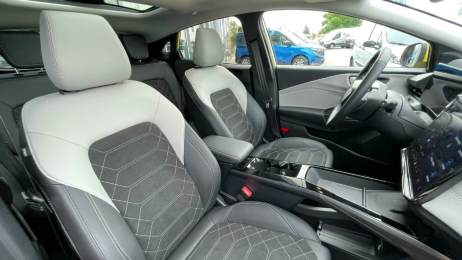 FORD Puma Puma 43.6 kWh Premium Nowy