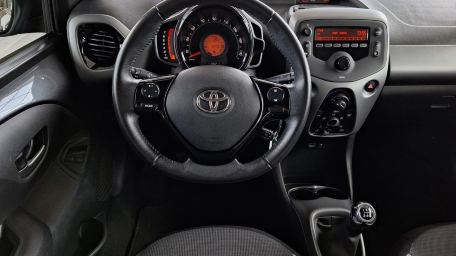 TOYOTA Aygo Aygo 1.0 VVT-i X-play