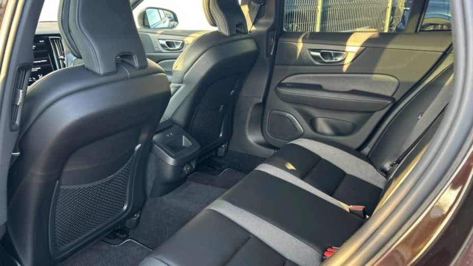 VOLVO V60 V60 B3 B R-Design aut