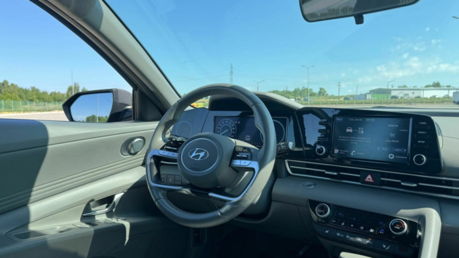 HYUNDAI Elantra Elantra 1.6 Smart CVT