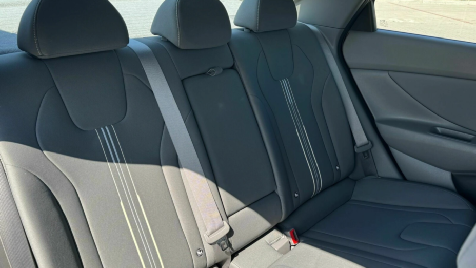 HYUNDAI Elantra Elantra 1.6 Smart CVT