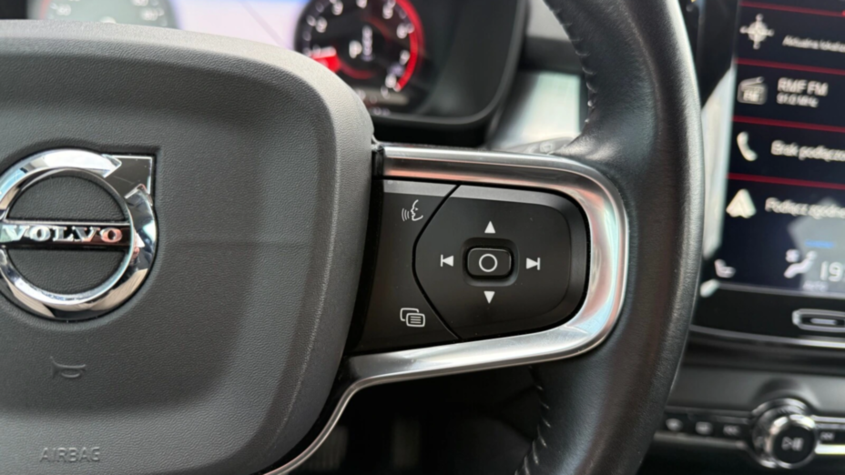 VOLVO XC40 XC40 T3 Momentum Pro