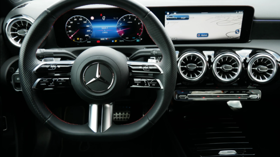 MERCEDES-BENZ A Klasa A 200 AMG Line 7G-DCT