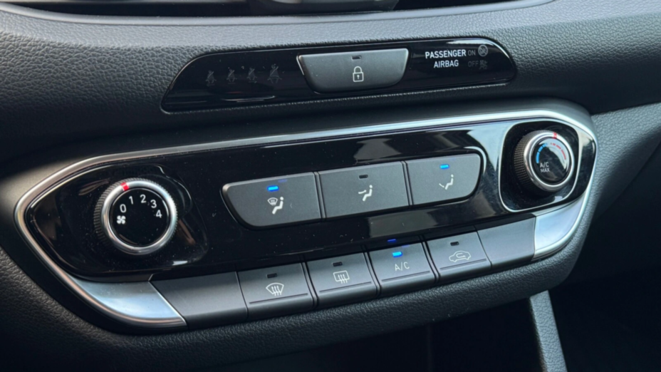 HYUNDAI i30 i30 1.0 T-GDI Modern DCT