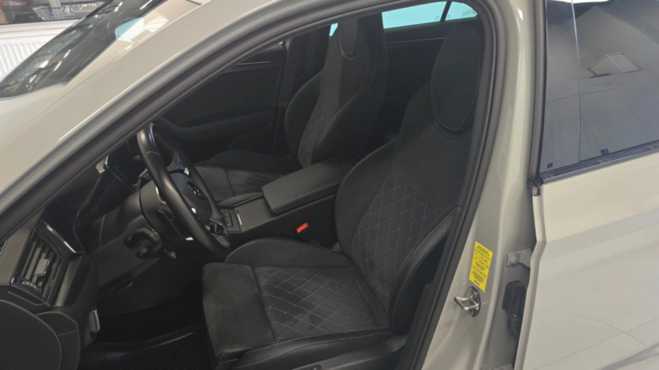 SKODA Superb Superb 2.0 TDI SCR 4x4 Sportline DSG