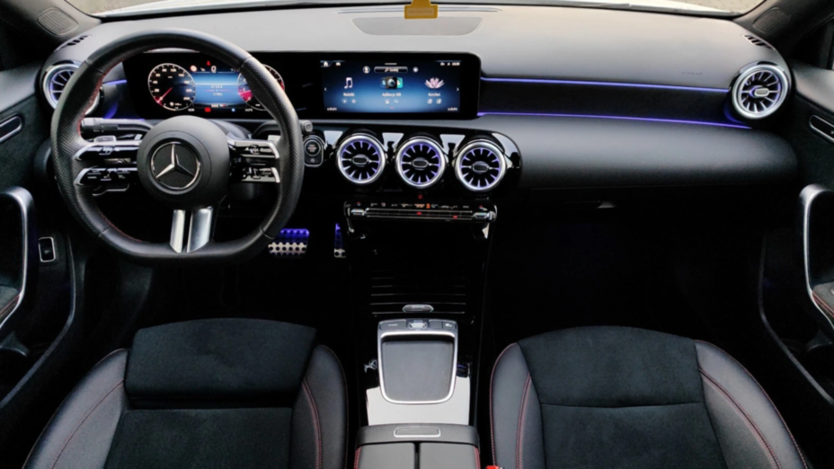 MERCEDES-BENZ A Klasa A 200 AMG Line 7G-DCT