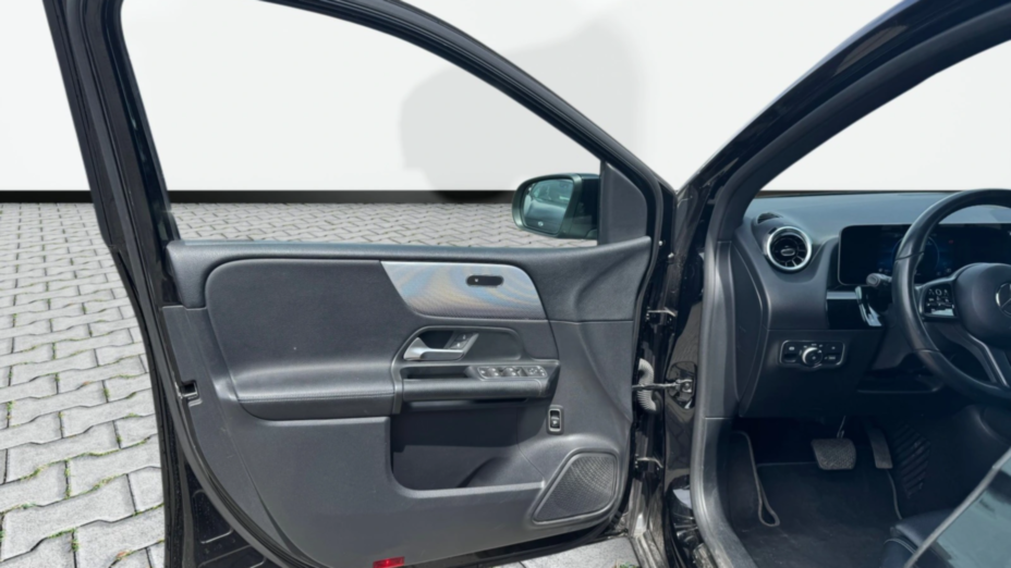 MERCEDES-BENZ B Klasa B 180 7G-DCT