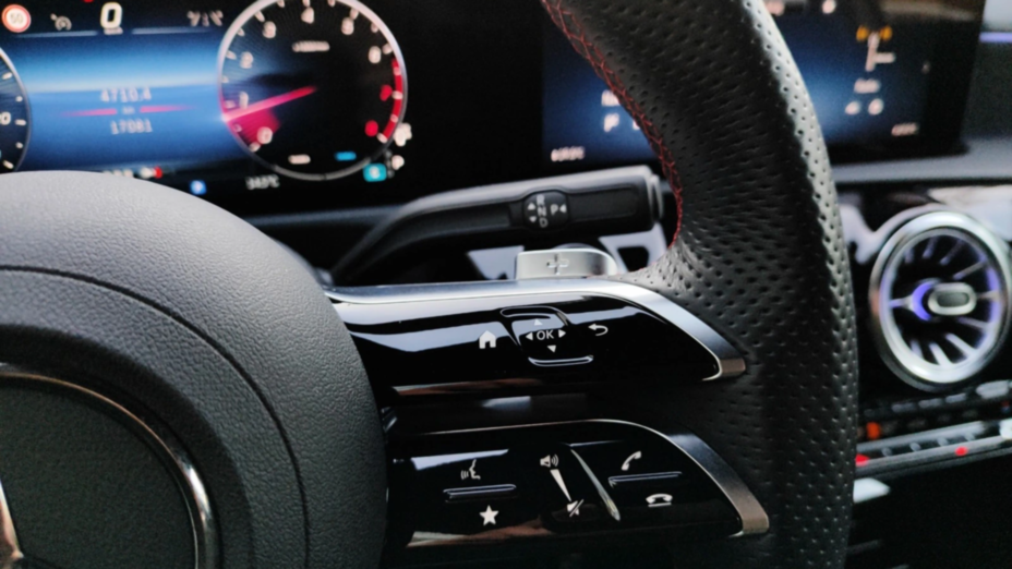 MERCEDES-BENZ A Klasa A 200 AMG Line 7G-DCT