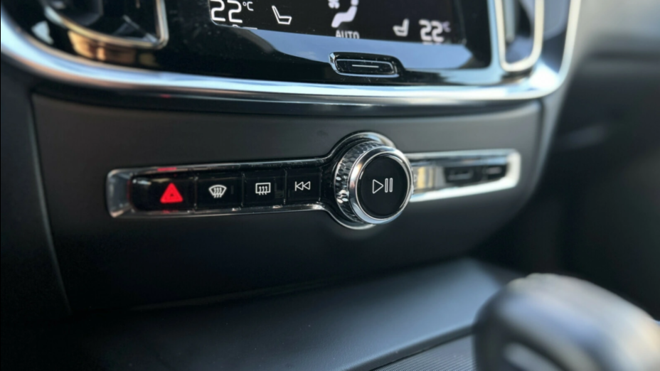 VOLVO V60 V60 B3 B R-Design aut