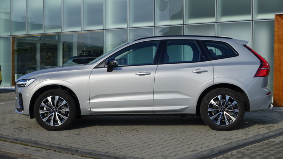 VOLVO XC60 XC60 B4 D AWD Plus Dark aut
