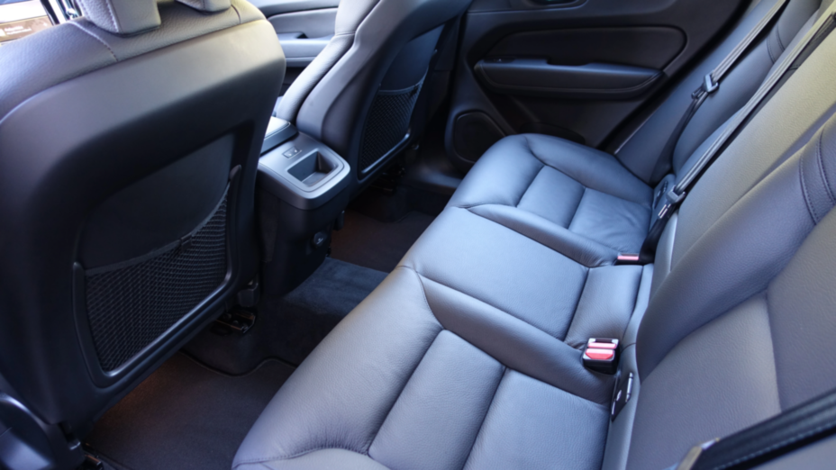 VOLVO XC60 XC60 B4 D AWD Plus Dark aut