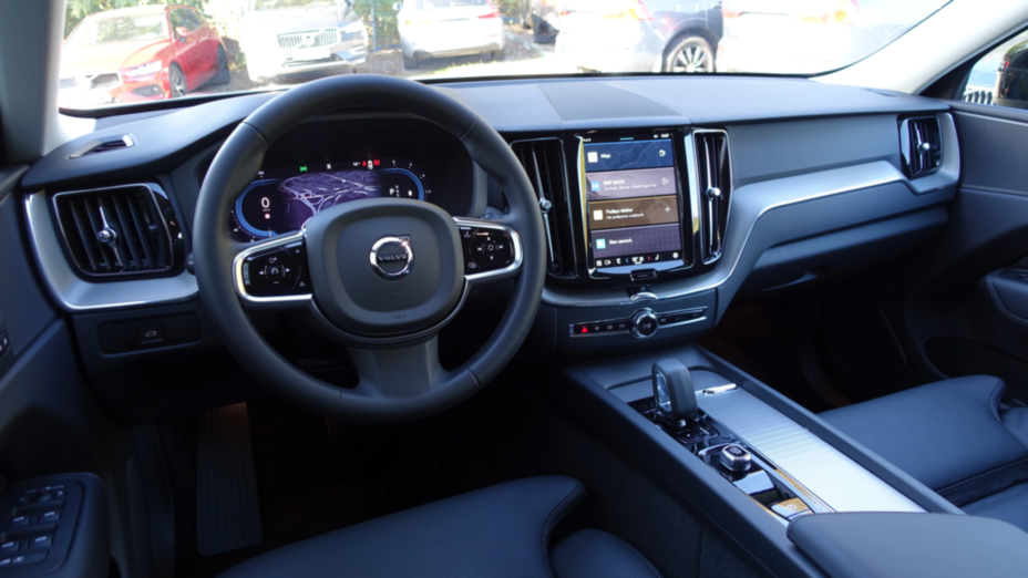 VOLVO XC60 XC60 B4 D AWD Plus Dark aut