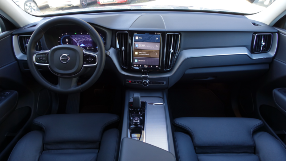VOLVO XC60 XC60 B4 D AWD Plus Dark aut