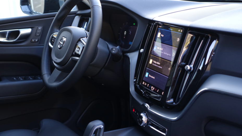 VOLVO XC60 XC60 B4 D AWD Plus Dark aut