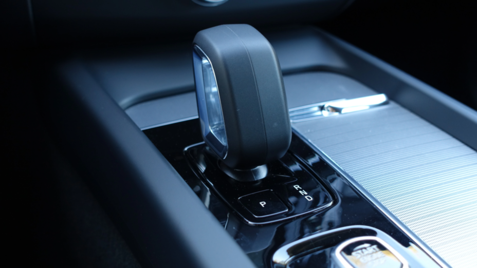 VOLVO XC60 XC60 B4 D AWD Plus Dark aut