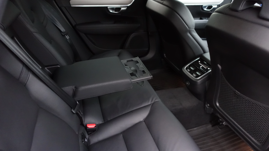 VOLVO V90 V90 CC B5 B AWD Core aut