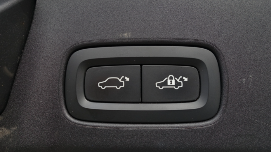 VOLVO V90 V90 D4 AWD Momentum aut