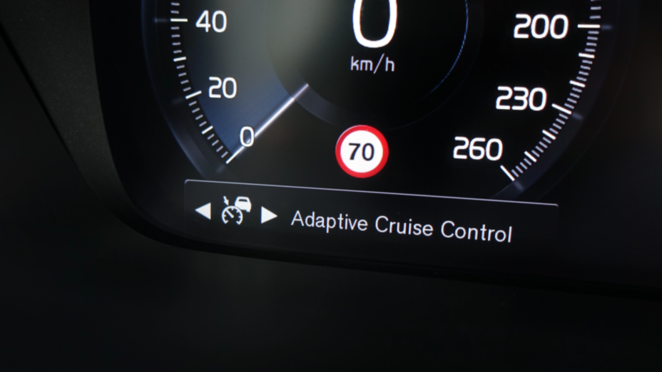 VOLVO V90 V90 D4 AWD Momentum aut