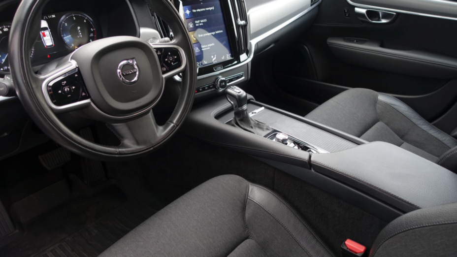VOLVO V90 V90 D4 AWD Momentum aut