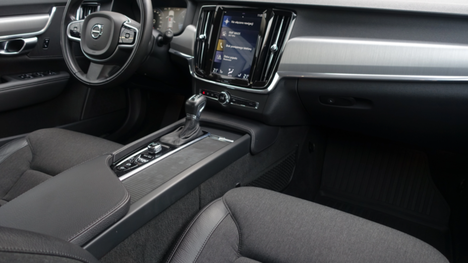 VOLVO V90 V90 D4 AWD Momentum aut