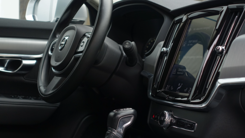 VOLVO V90 V90 D4 AWD Momentum aut