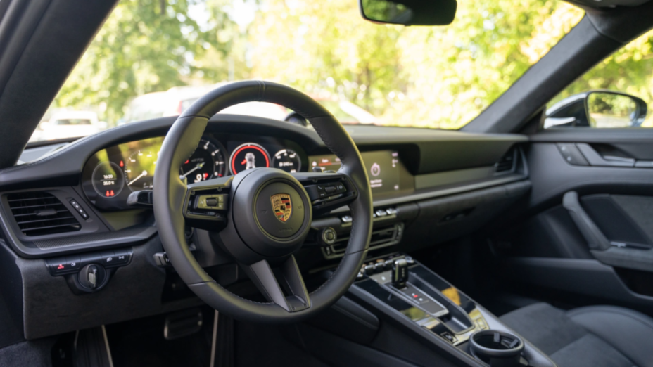 PORSCHE 911 911 Carrera 4 GTS