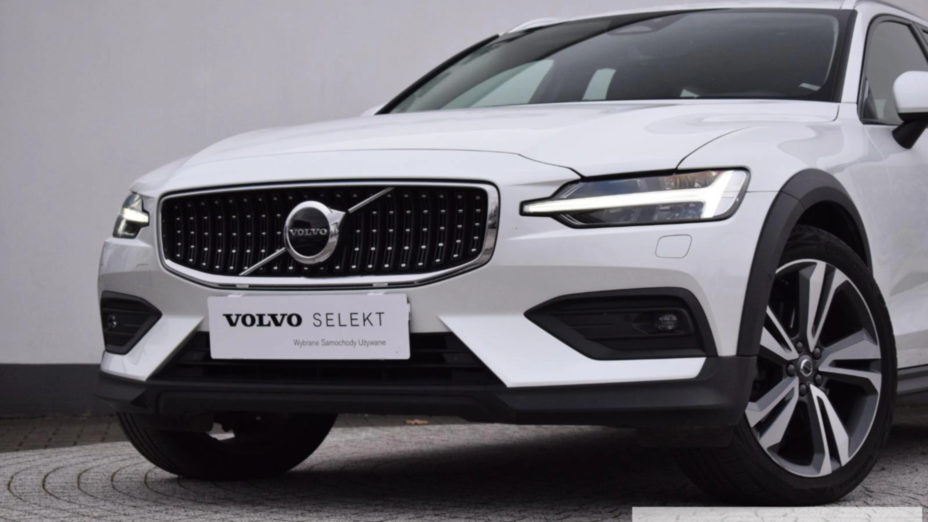 VOLVO V60 V60 CC Plus B4 D AWD aut