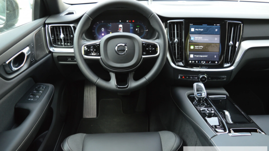 VOLVO V60 V60 T6 AWD Plug-In Hybrid Plus Dark aut