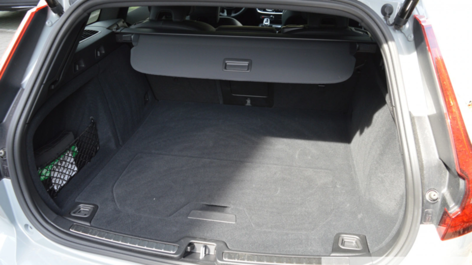VOLVO V60 V60 T6 AWD Plug-In Hybrid Plus Dark aut