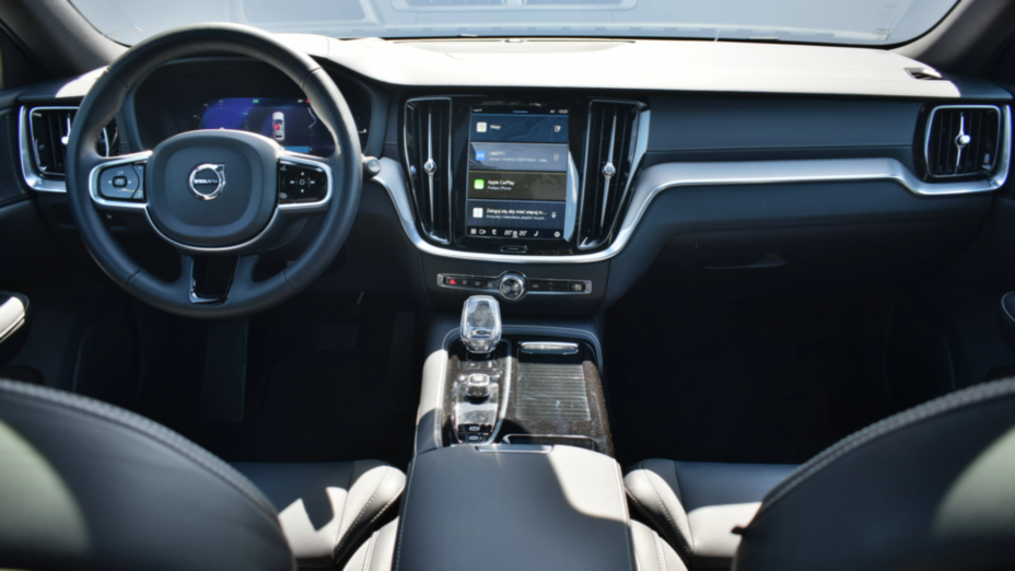 VOLVO V60 V60 T8 AWD Plug-In Hybrid Ultimate Dark aut