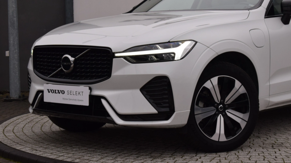 VOLVO XC60 XC60 T6 Plug-In Hybrid AWD Plus Dark aut