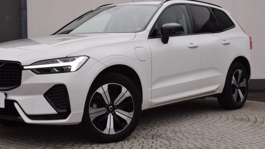 VOLVO XC60 XC60 T6 Plug-In Hybrid AWD Plus Dark aut