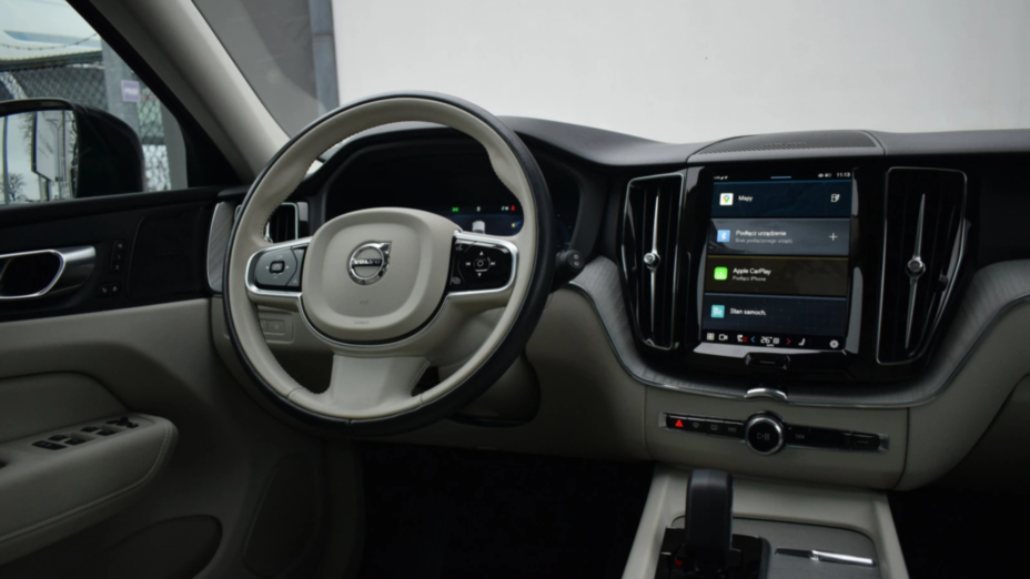 VOLVO XC60 XC60 T6 Plug-In Hybrid AWD Plus Dark aut