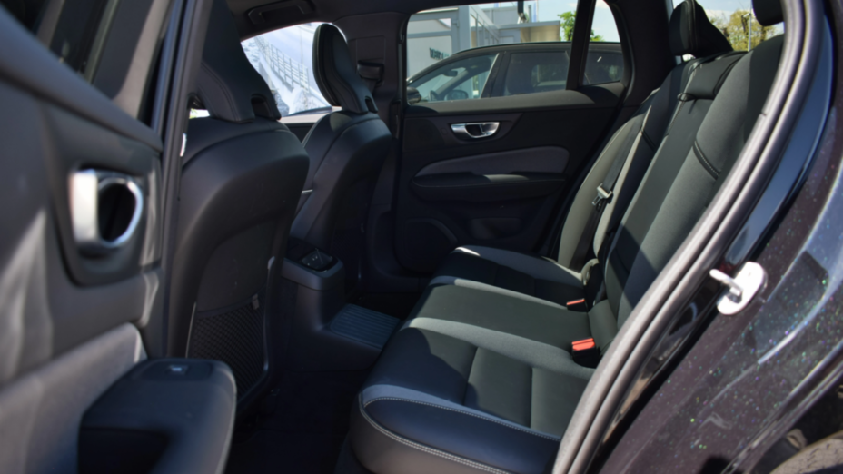 VOLVO V60 V60 T8 AWD Plug-In Hybrid Ultimate Dark aut