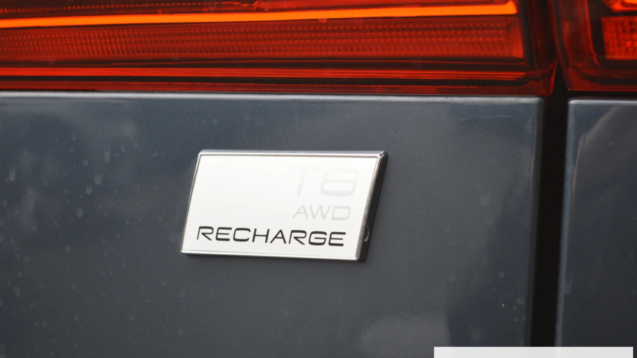VOLVO XC60 XC60 T8 Plug-In Hybrid AWD Ultimate Dark aut