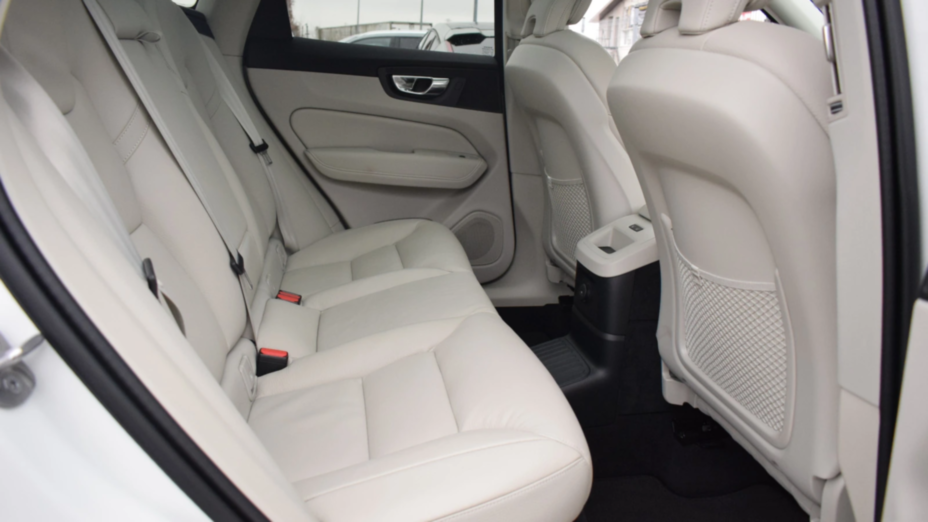 VOLVO XC60 XC60 T6 Plug-In Hybrid AWD Plus Dark aut