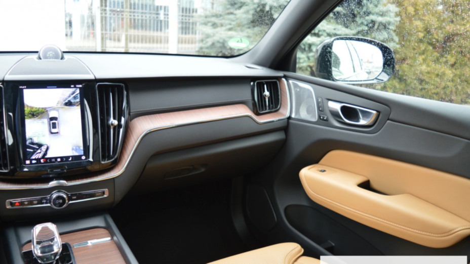 VOLVO XC60 XC60 T8 Plug-In Hybrid AWD Ultimate Dark aut