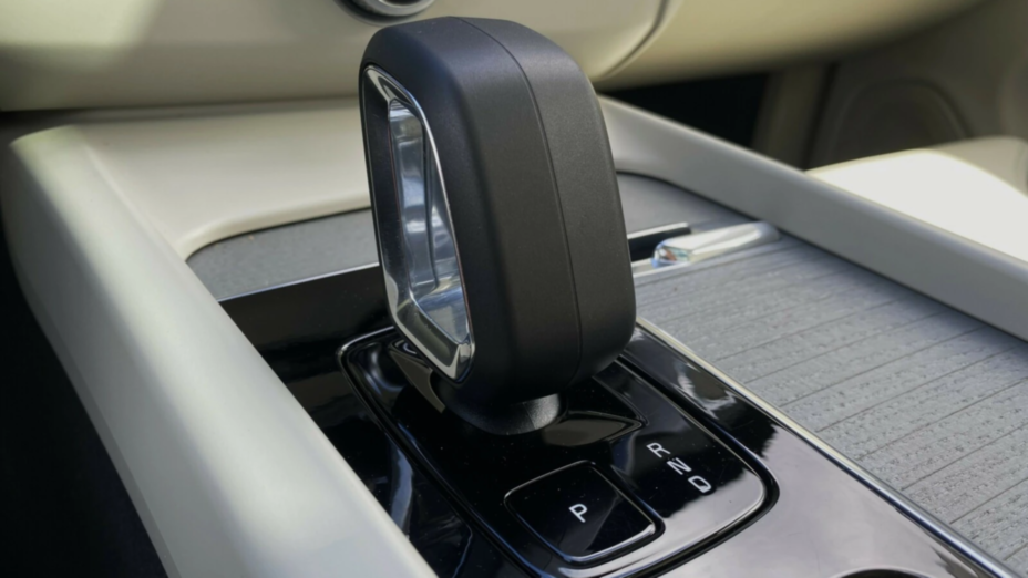VOLVO XC60 XC60 T6 Plug-In Hybrid AWD Plus Dark aut