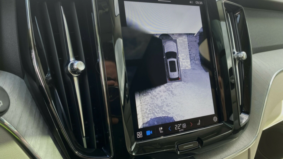 VOLVO XC60 XC60 T6 Plug-In Hybrid AWD Plus Dark aut