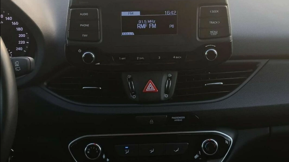 HYUNDAI i30 i30 1.0 T-GDI Modern