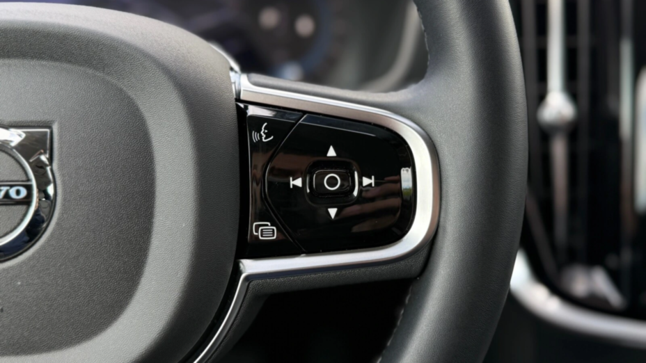 VOLVO V60 V60 B4 B Plus Dark aut