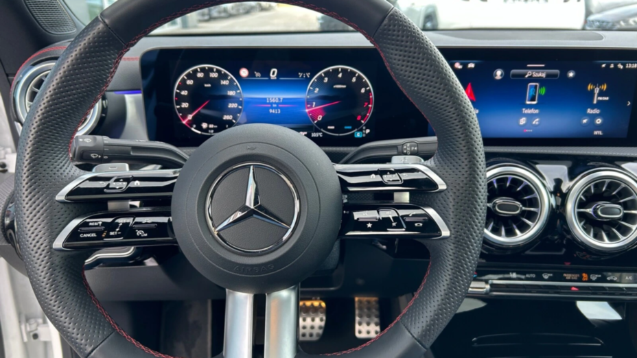 MERCEDES-BENZ CLA CLA 200 AMG Line 7G-DCT