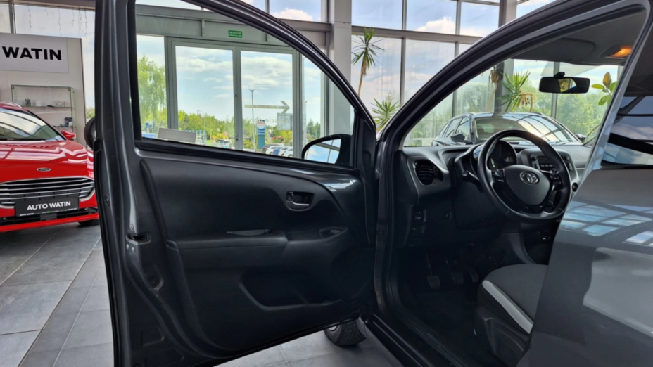 TOYOTA Aygo Aygo 1.0 VVT-i X-play