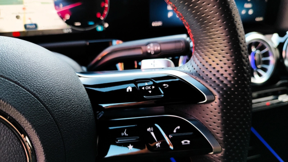MERCEDES-BENZ B Klasa B 220 4-Matic mHEV AMG Line 8G-DCT