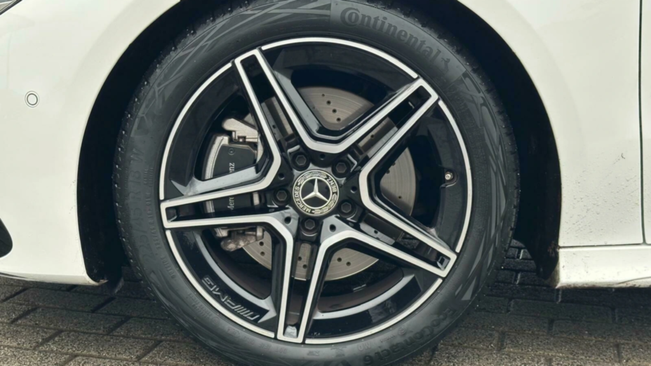 MERCEDES-BENZ CLA CLA 200 Progressive 7G-DCT