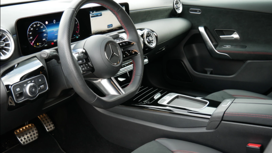 MERCEDES-BENZ A Klasa A 200 AMG Line 7G-DCT