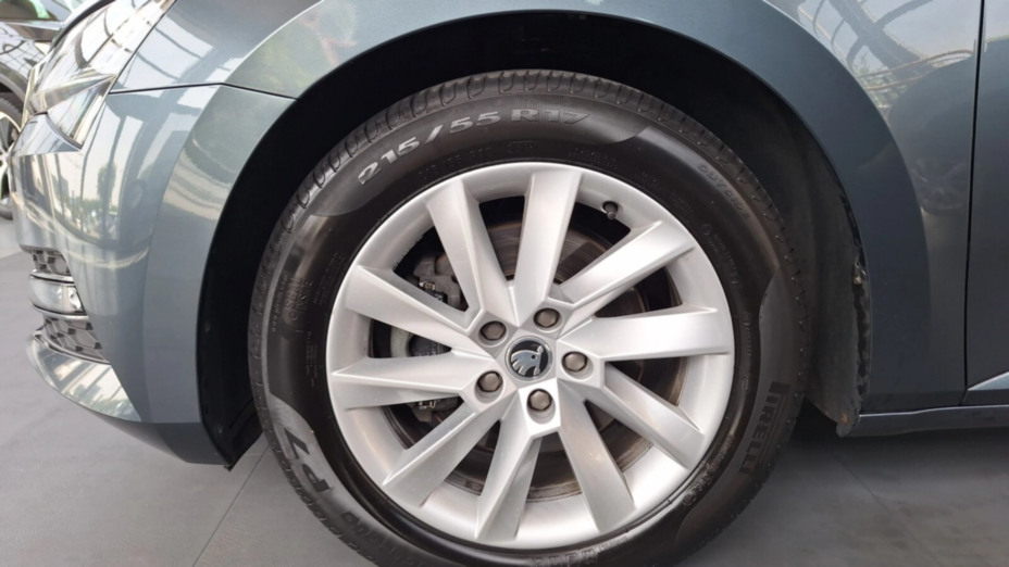 SKODA Superb Superb 2.0 TDI SCR Style DSG