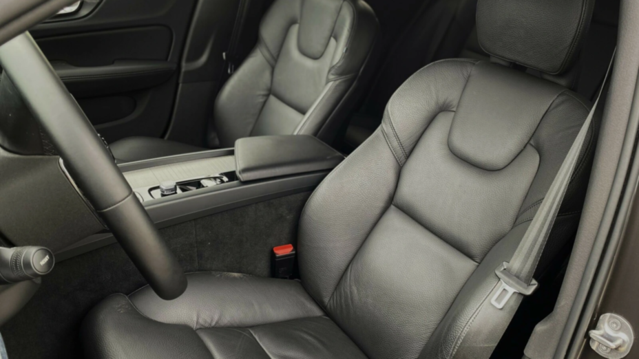 VOLVO V60 V60 B4 D Plus Dark aut